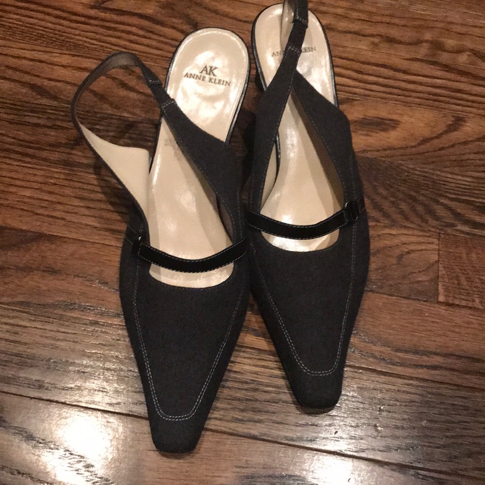 Anne Klein gray and black sling back
